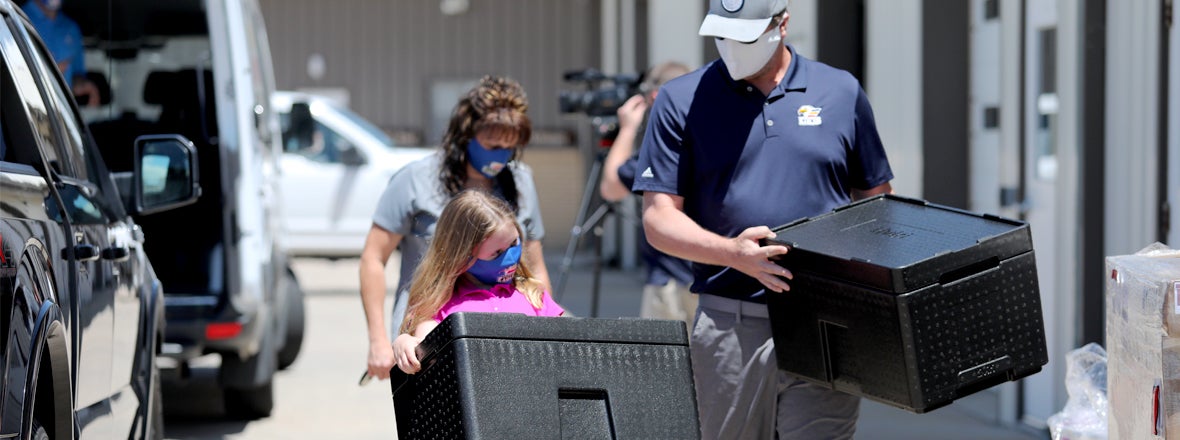 Eagles Team Up To Support Meal Deliveries For Kids