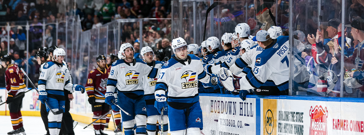 Five-Goal Second Period Propels Colorado to 6-2 Victory over Wolves